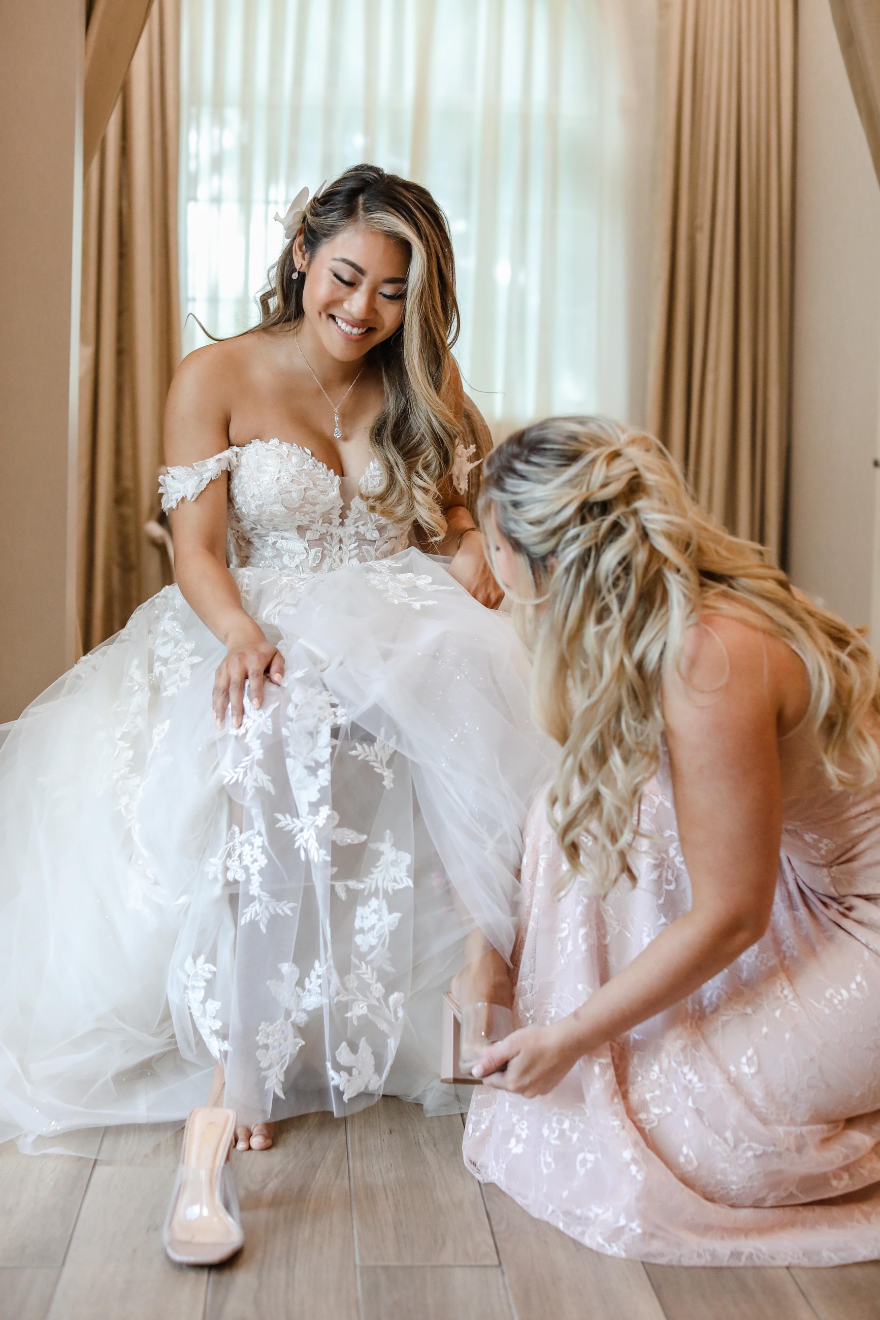 Real Bride Rosie Photography by https://lifelongphotographystudio.com/