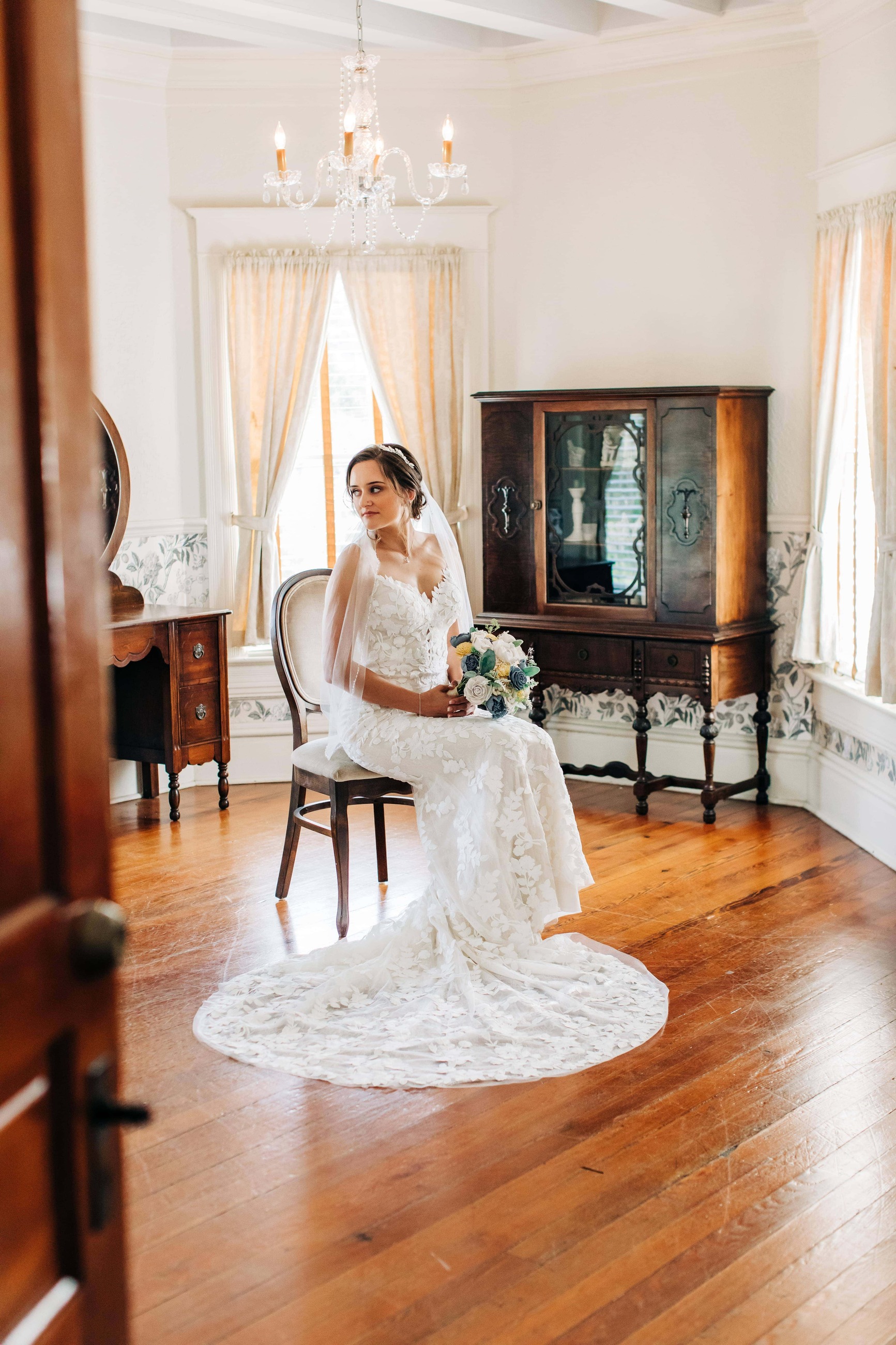 Real Bride: Charlotte & Steven, Lindsay Ray Photography