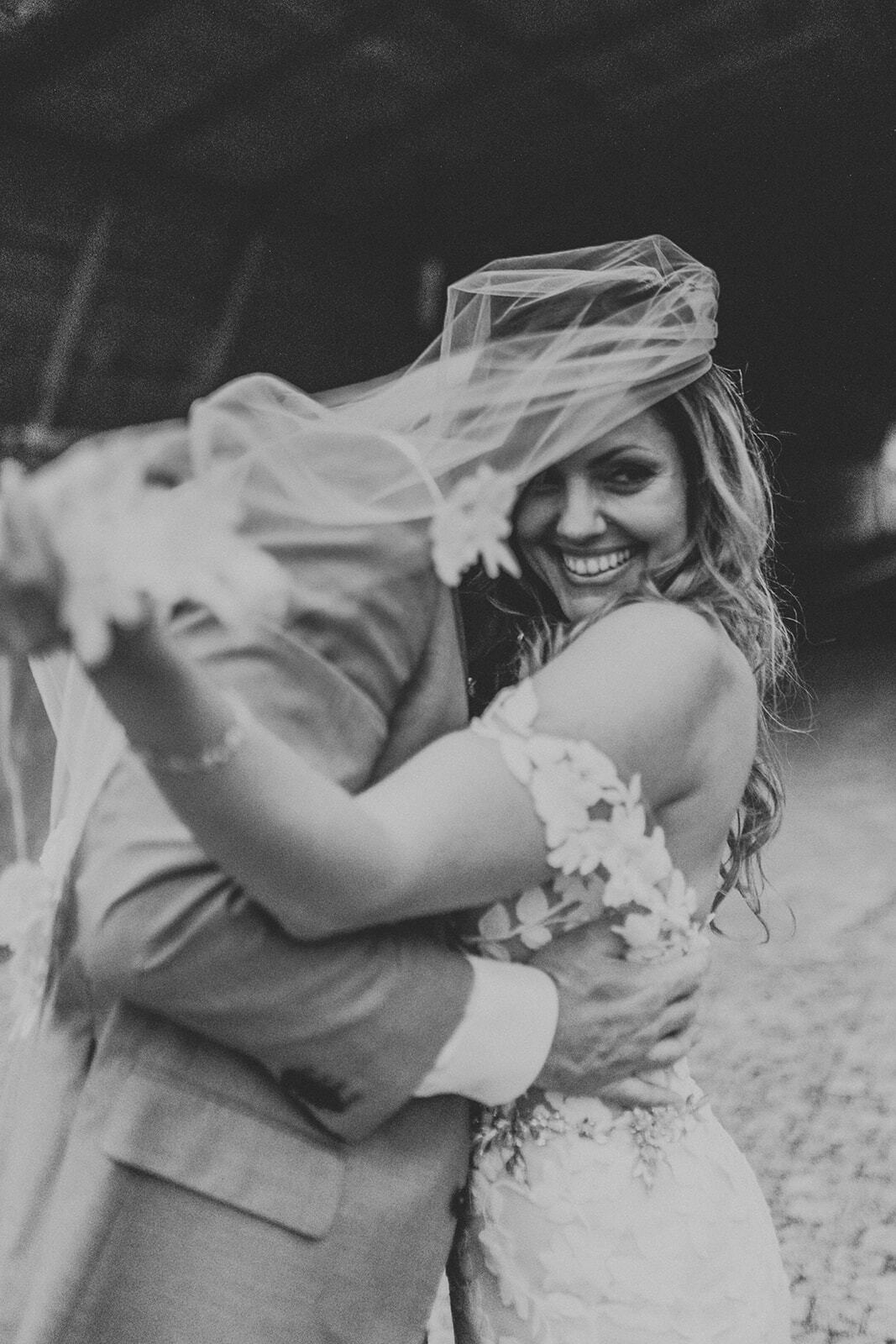 Real Bride: Victoria Photo credits: https://www.ashleyizquierdo.com/
