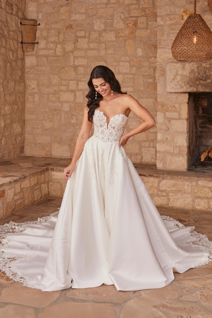 Serene Bridal Astoria Thumbnail Image